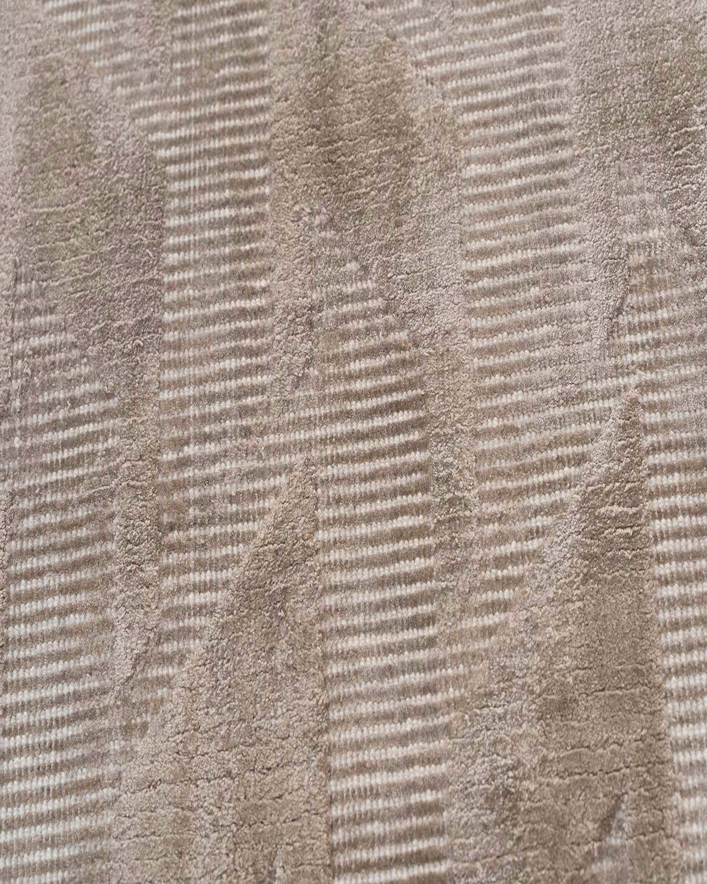 Somber Wool & Silk Rug | Popyuli