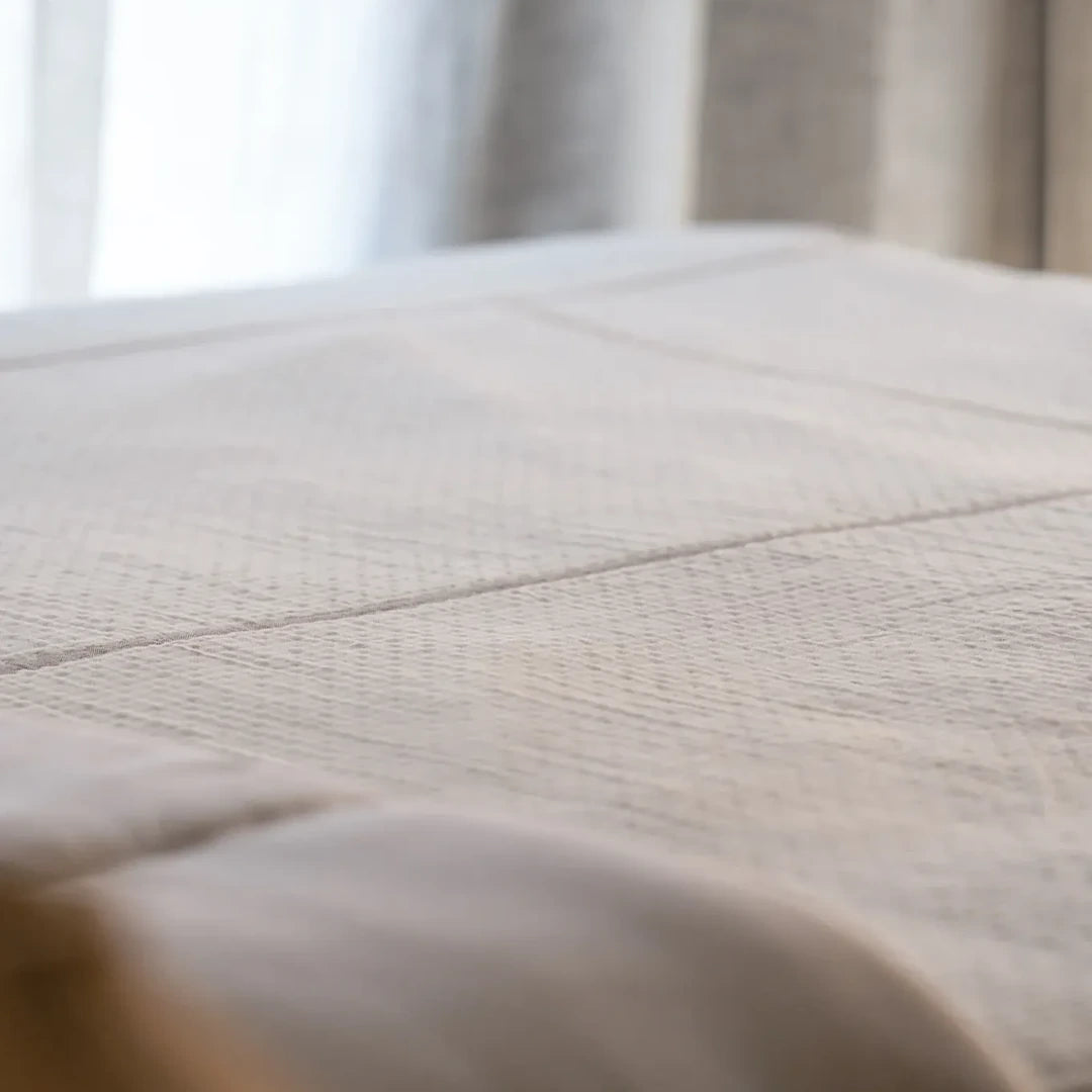 Linea Reversible Bedspread Set - Ivory