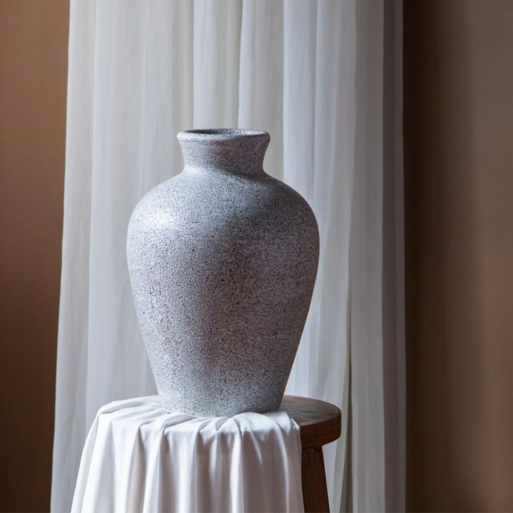 Nico Vase – Light Grey Minimal Accent for Everyday Corners