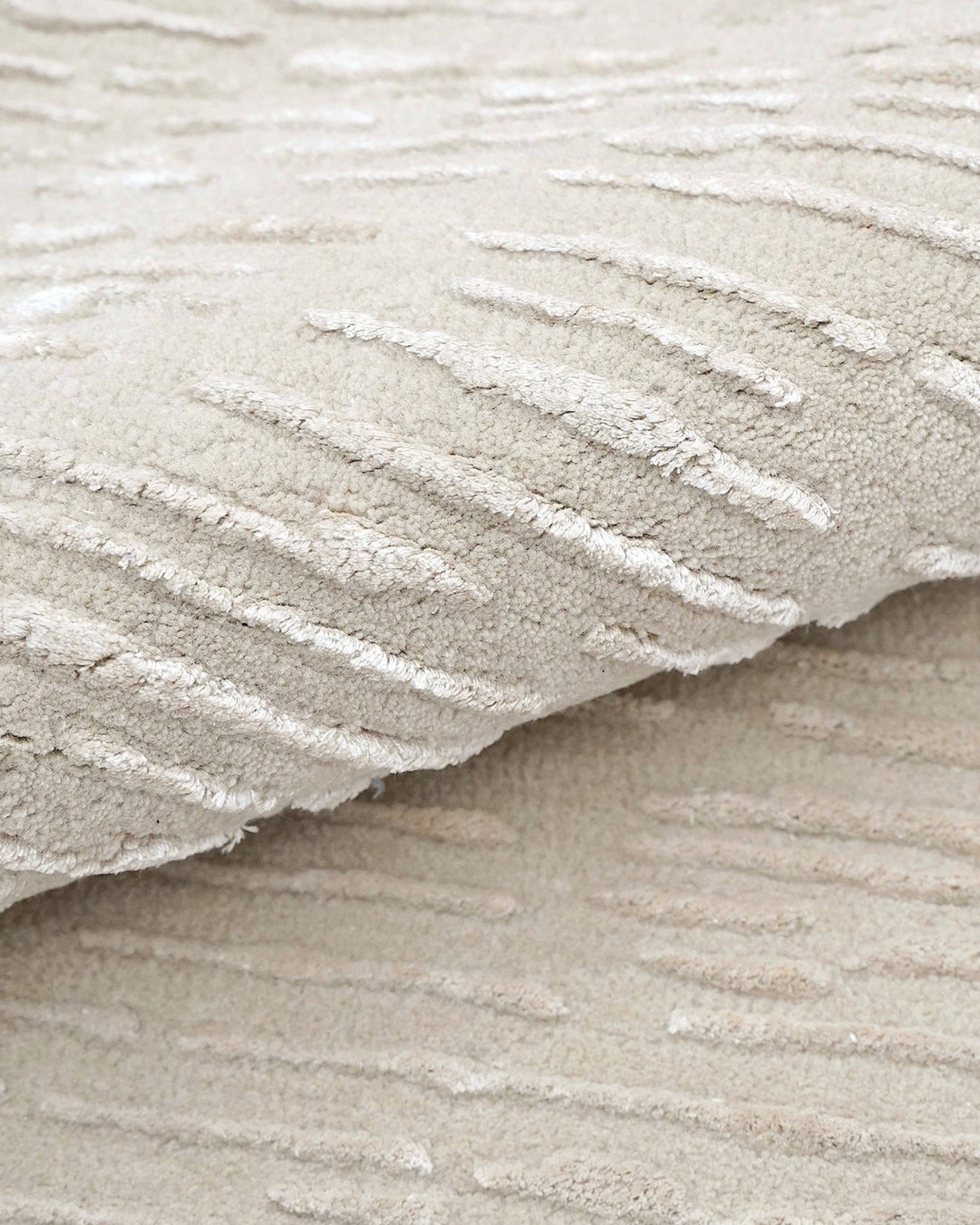 Cabella Wool & Silk Rug / Frost | Popyuli