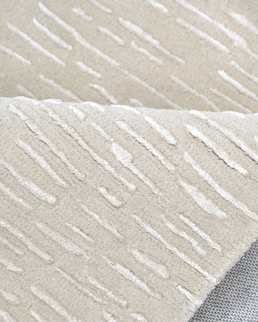 Cabella Wool & Silk Rug / Frost | Popyuli