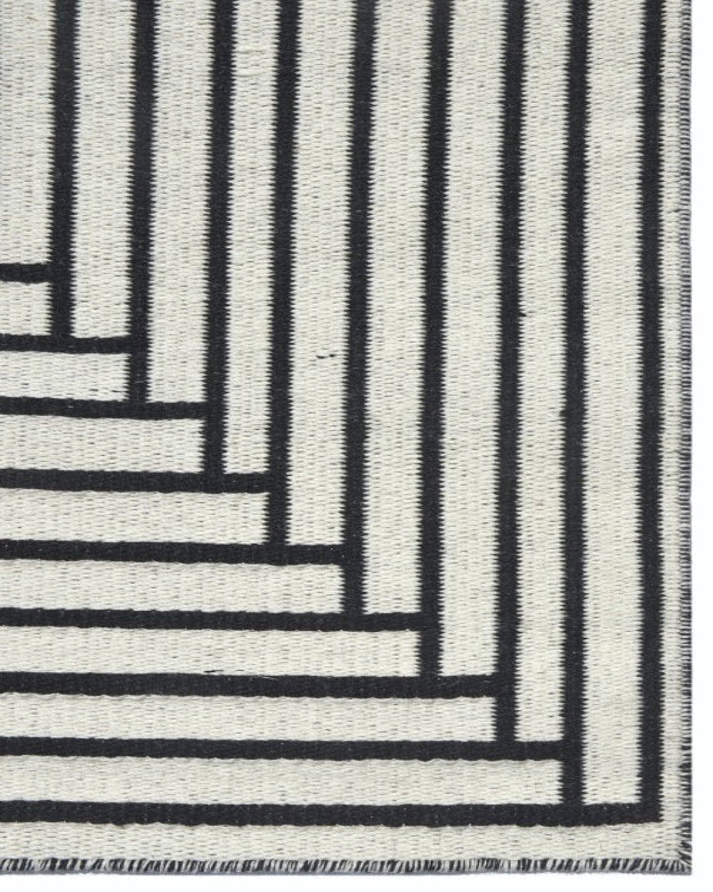 Noir Reversible Rug | Popyuli