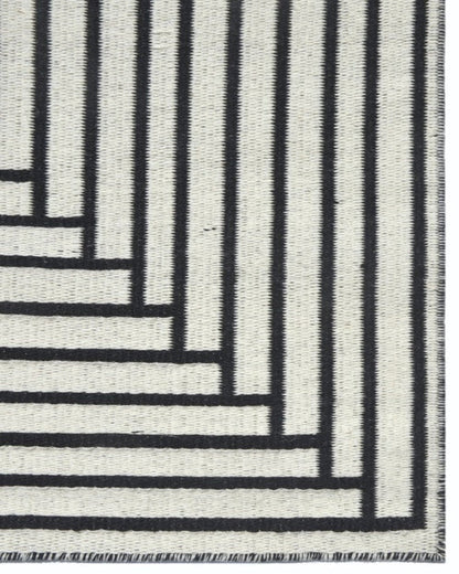 Noir Reversible Rug | Popyuli