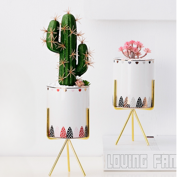 Neher Heart Planter with Stand