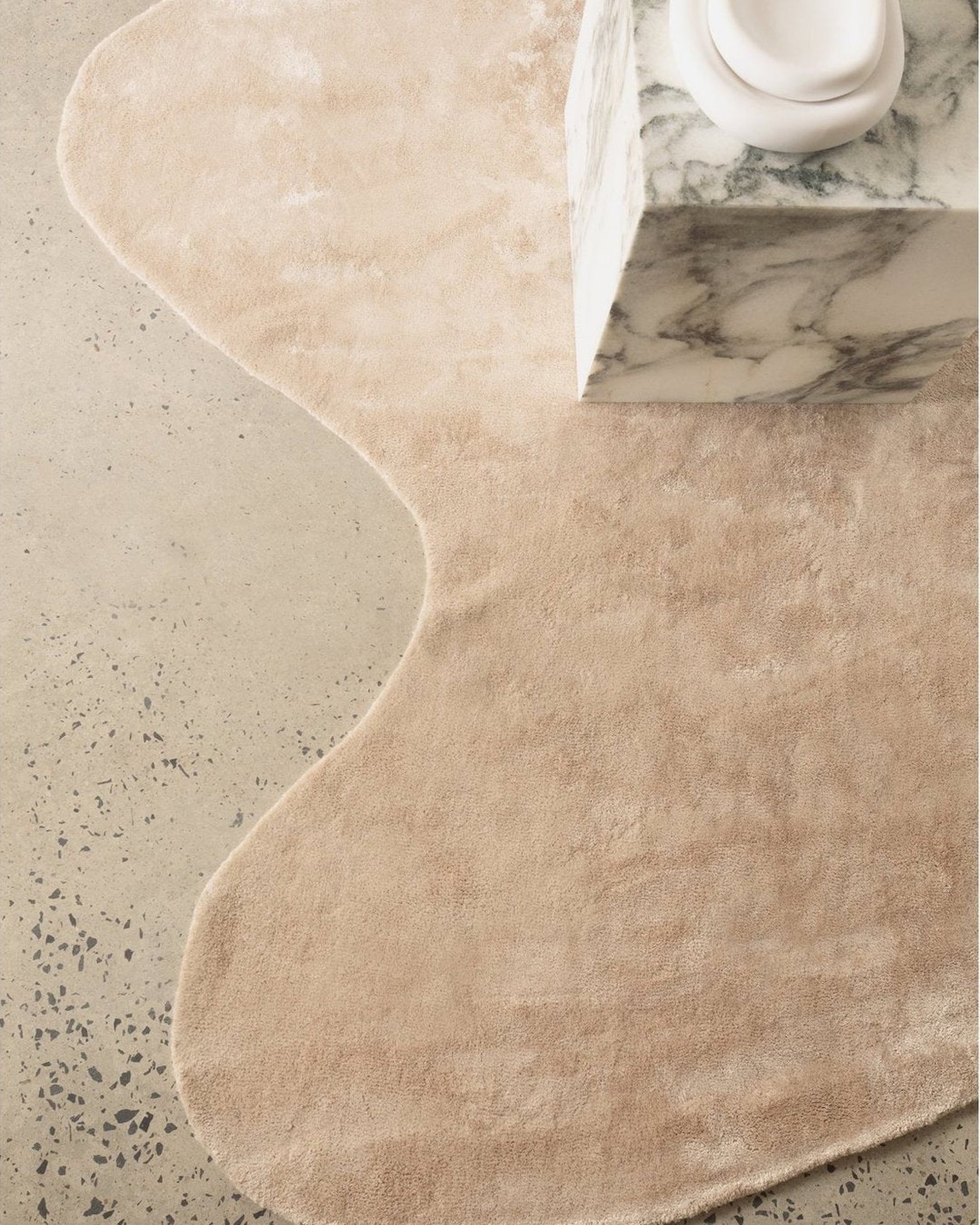 Abstract Silk Rug / Light Gold | Popyuli