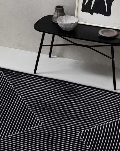 Noir Reversible Rug | Popyuli