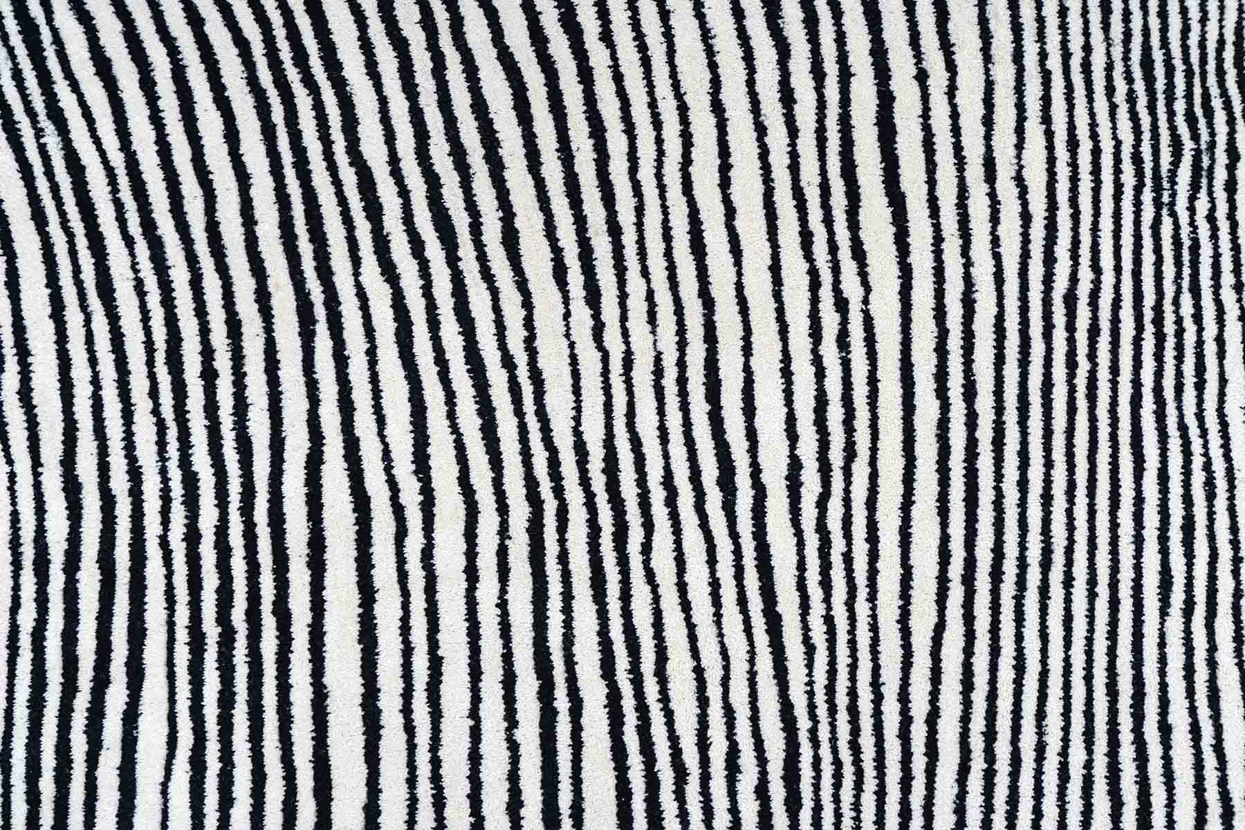 Monochrome Wool Rug | Popyuli