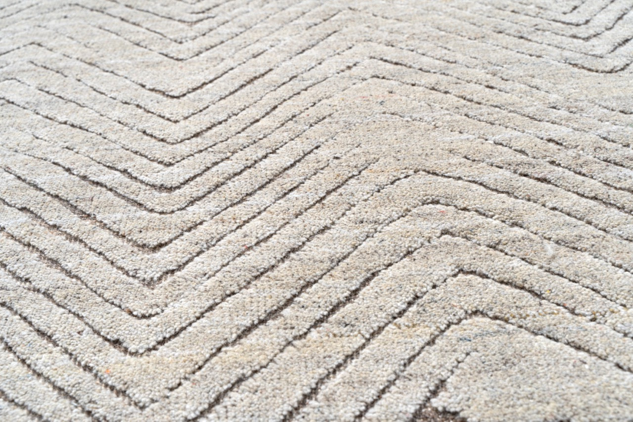 Regal Hand Knotted Rug | Popyuli