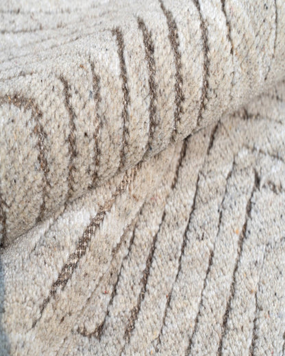 Regal Hand Knotted Rug | Popyuli