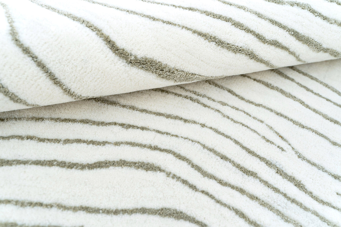 Trickle Wool & Silk Rug | Popyuli