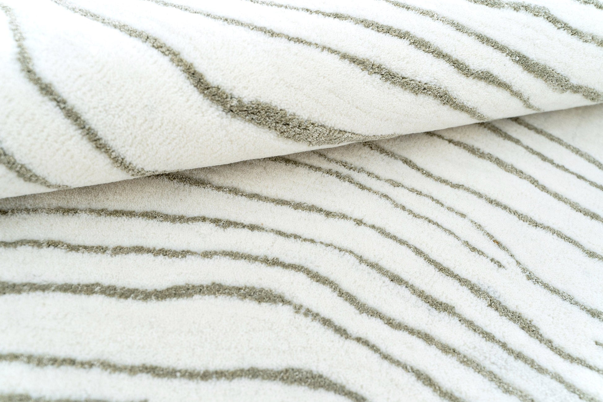 Trickle Wool & Silk Rug | Popyuli