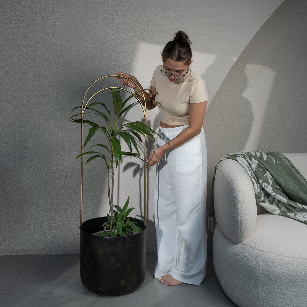 Luna Standing Planters