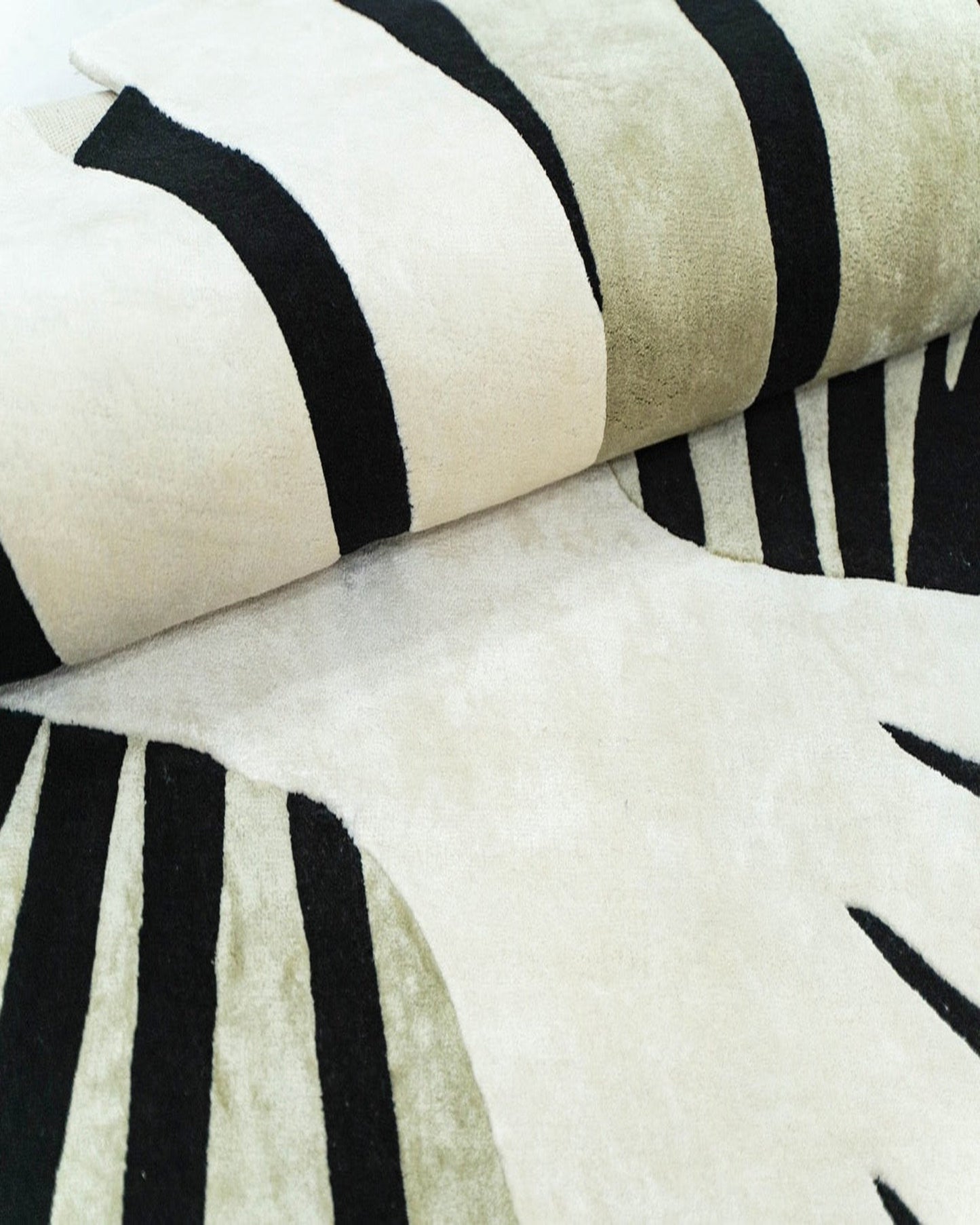 Lyra Wool & Silk Rug | Popyuli