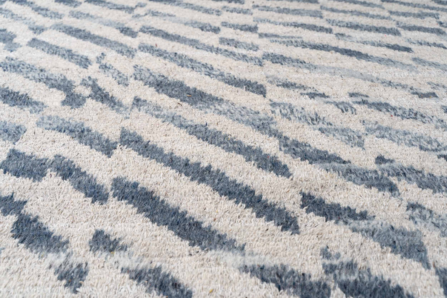 Silo Hand-Knotted Wool Rug | Popyuli