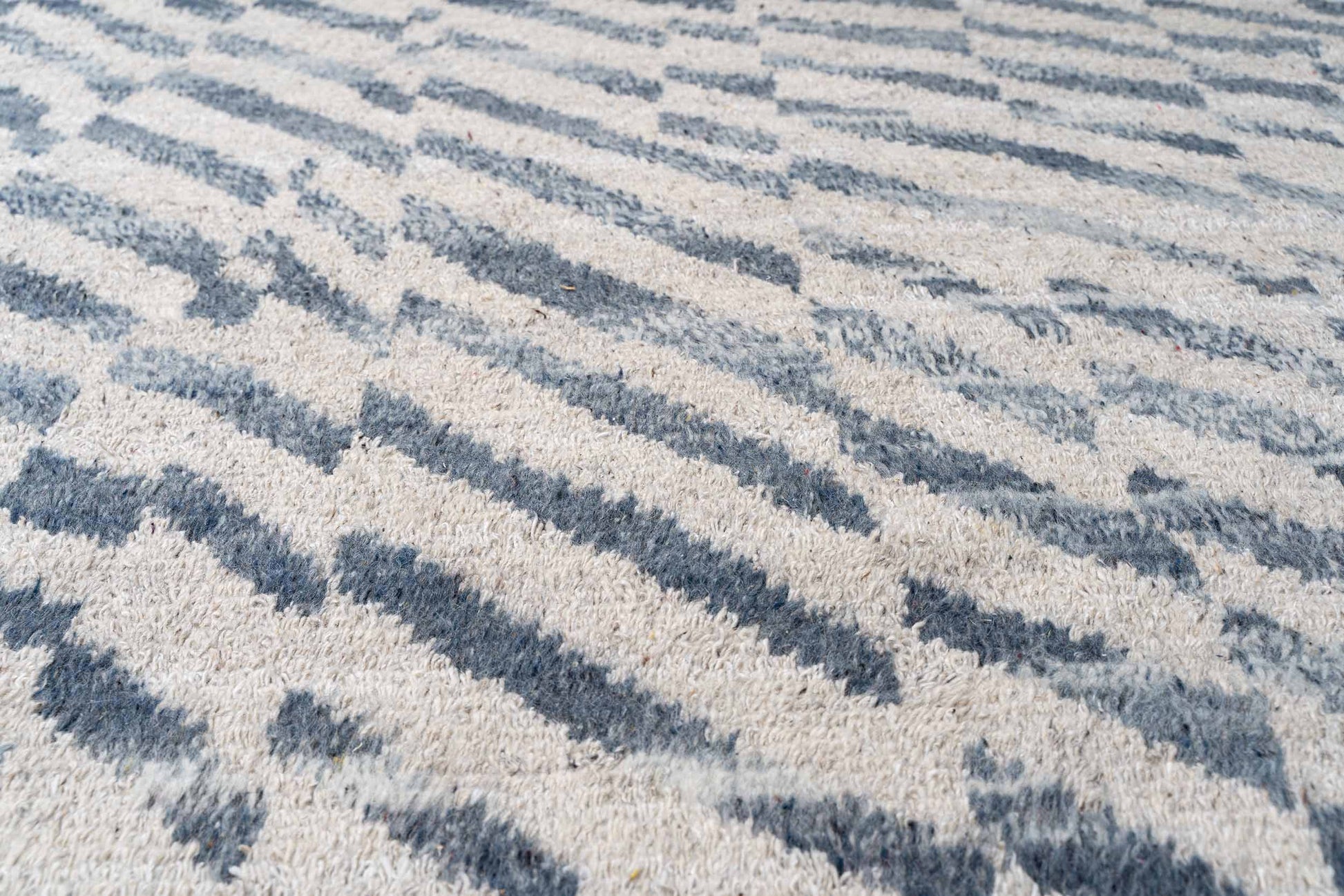 Silo Hand-Knotted Wool Rug | Popyuli