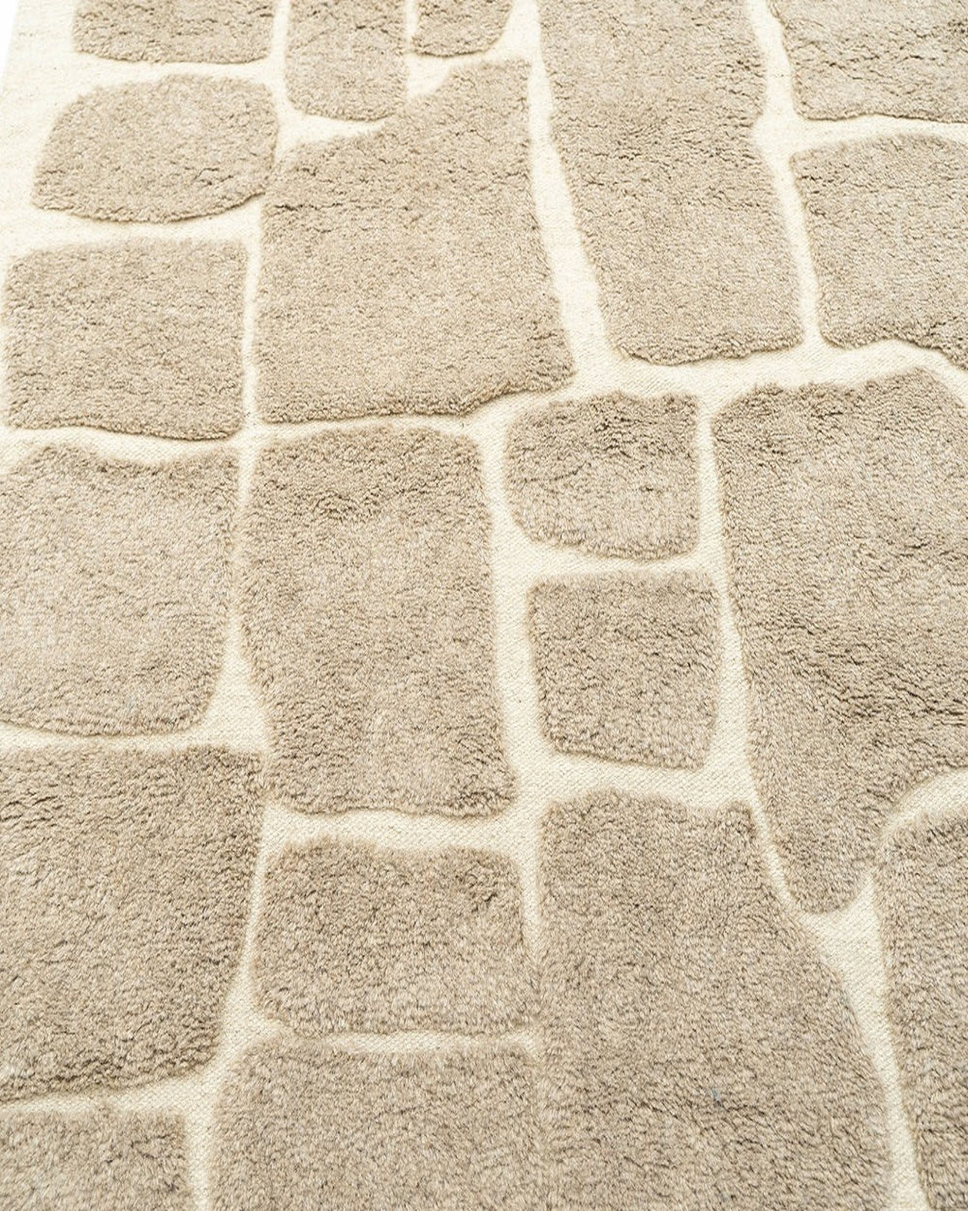 Mould Cast Wool Rug | Popyuli