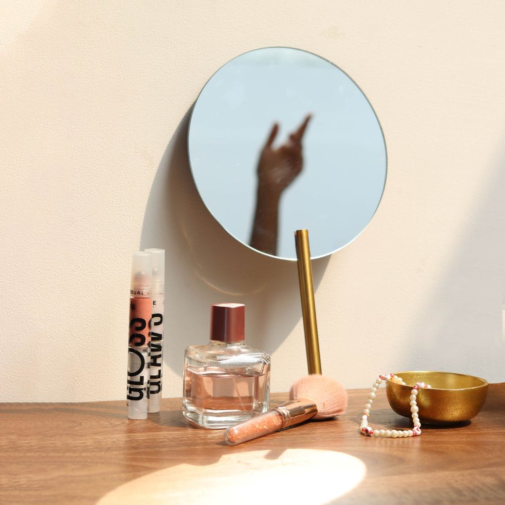 Primrose Handle Mirror