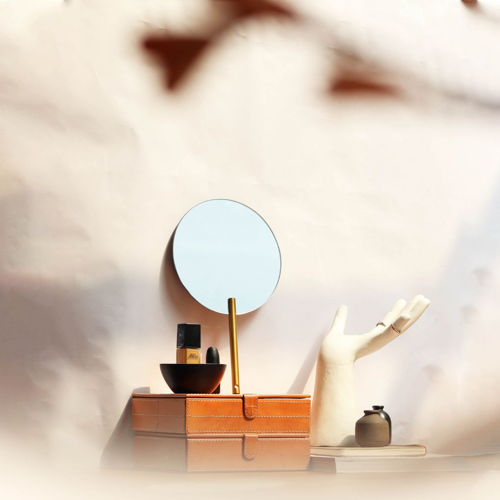 Primrose Handle Mirror
