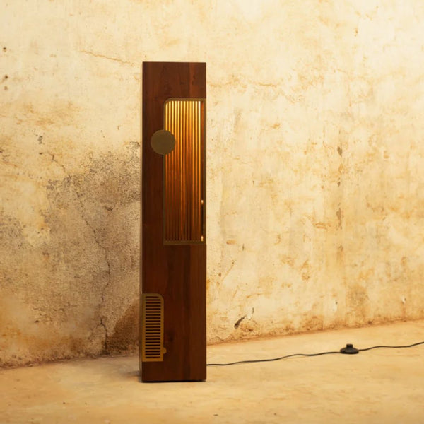 Sārava Wood & Brass Floor Lamp