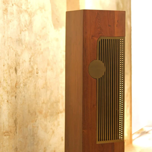 Sārava Wood & Brass Floor Lamp
