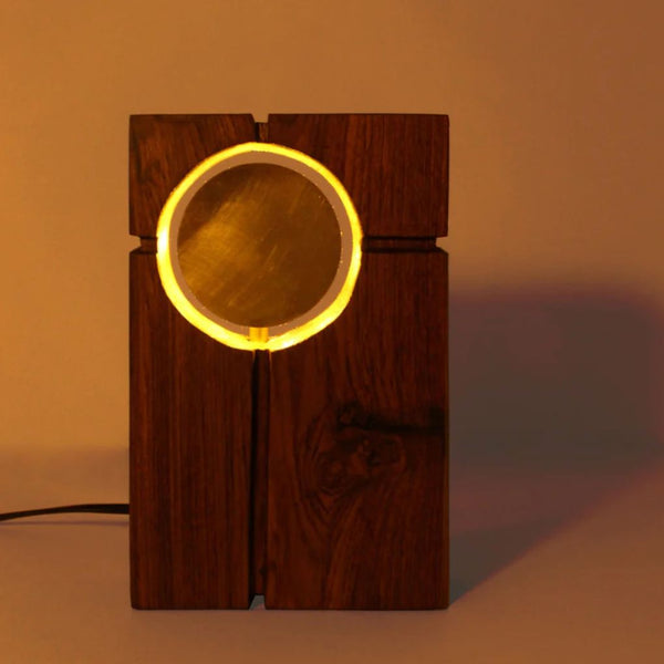 Vartula Wood & Brass Lamp