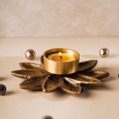 Vintage Lily Tea-light Candle Holder