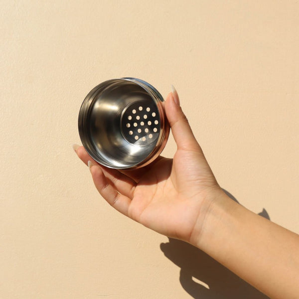 Popyuli cocktail shaker with built-in strainer and leak-proof seals