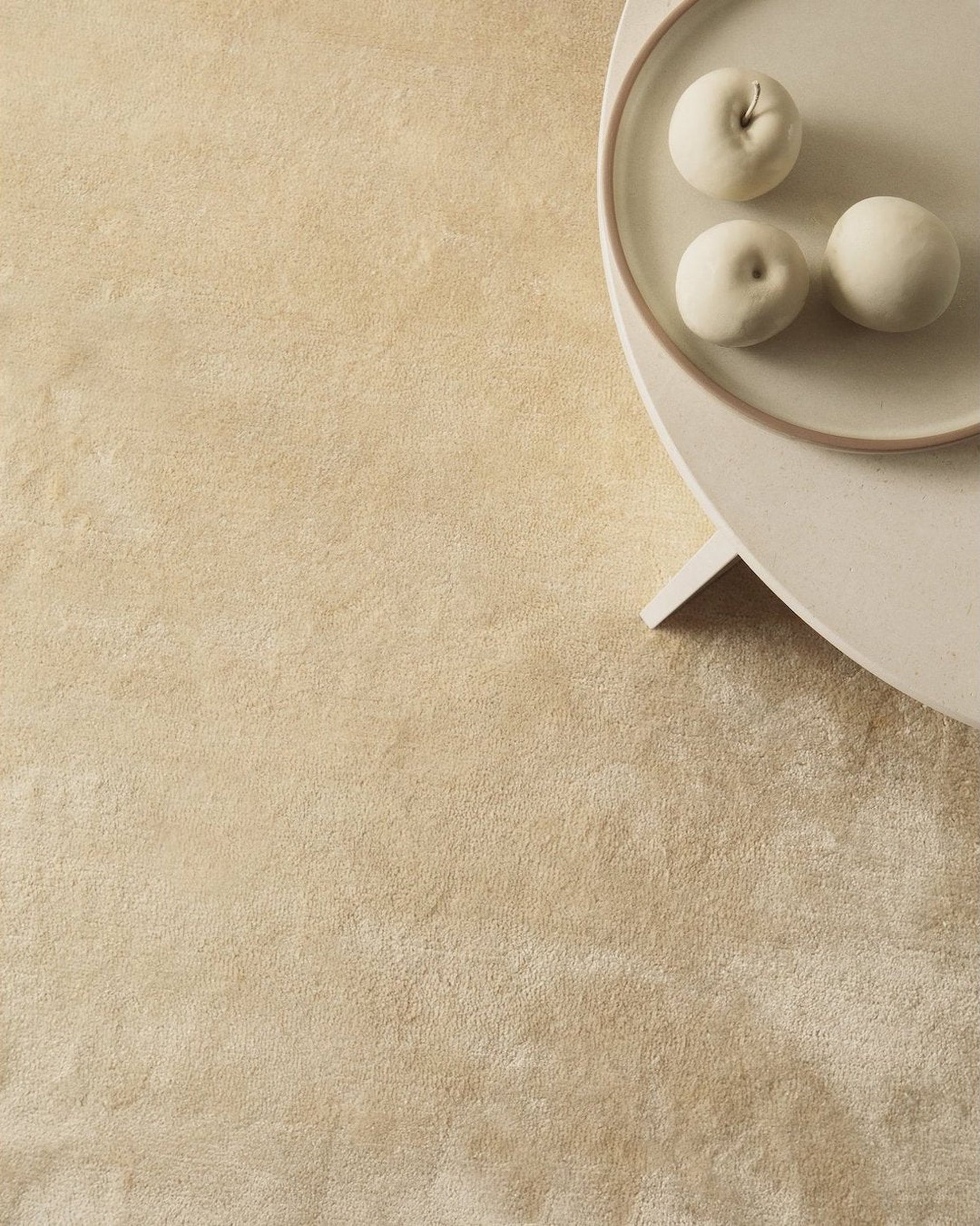 Luma Silk Rug / Gold | Popyuli