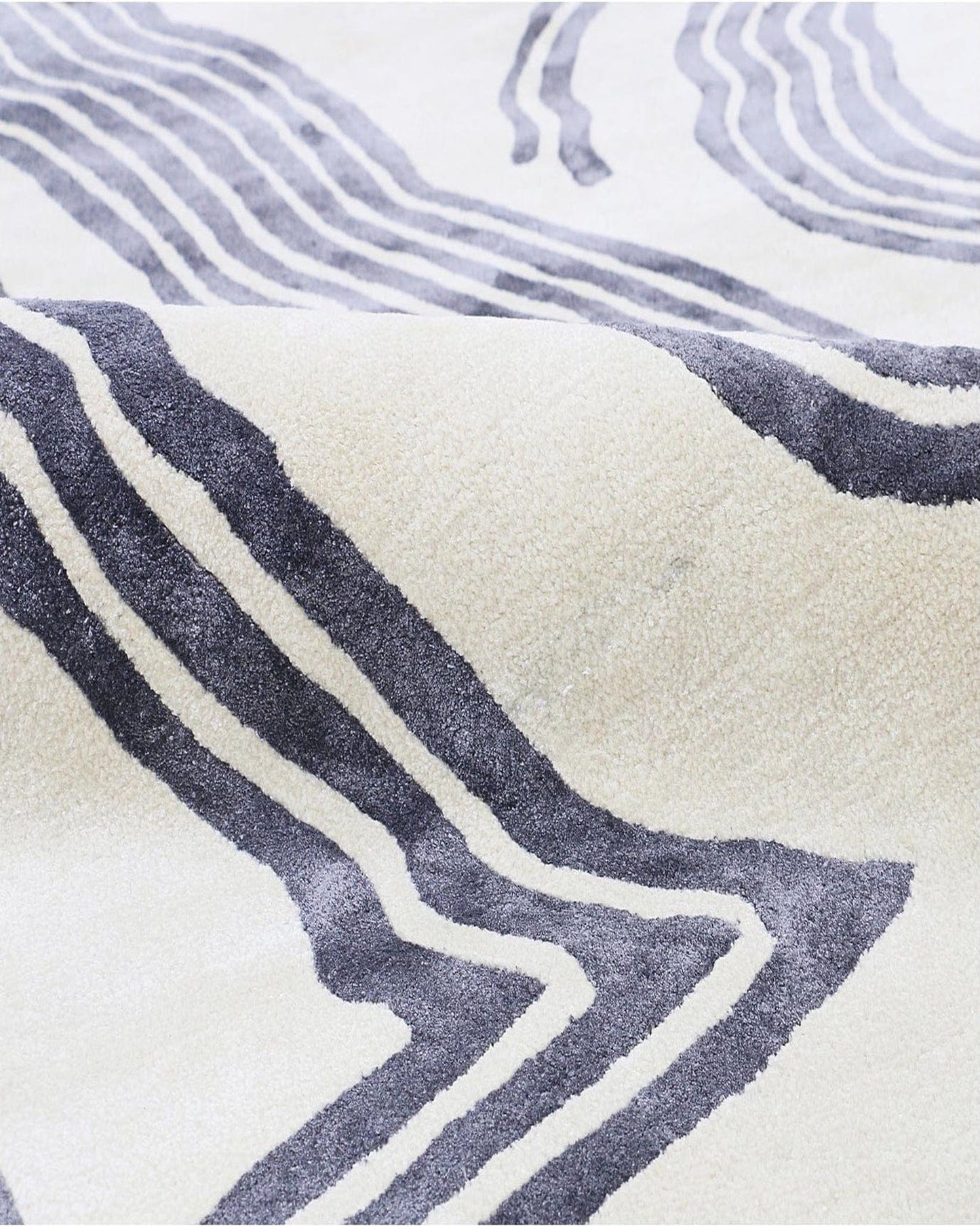 Livid Wool & Silk Rug | Popyuli
