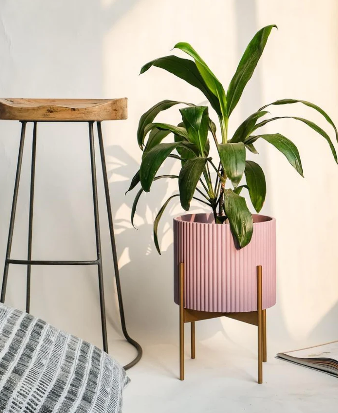 Medium Fluted Planter With Stand