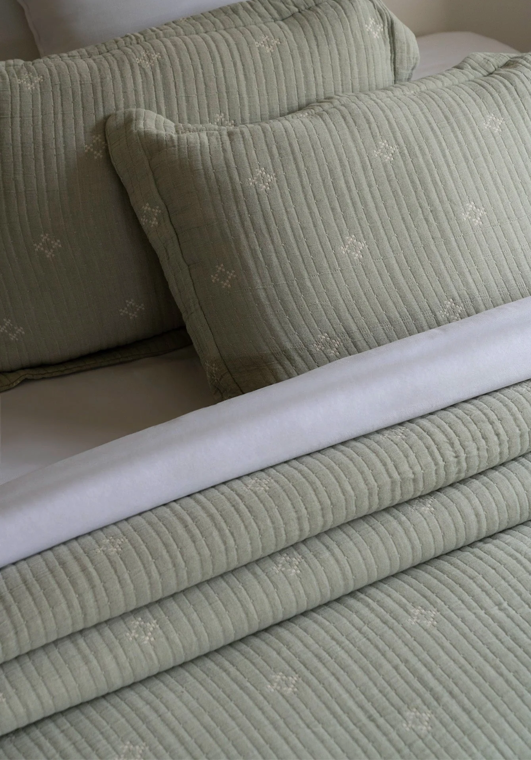 Speckle Reversible Bedspread Set - Sage Green