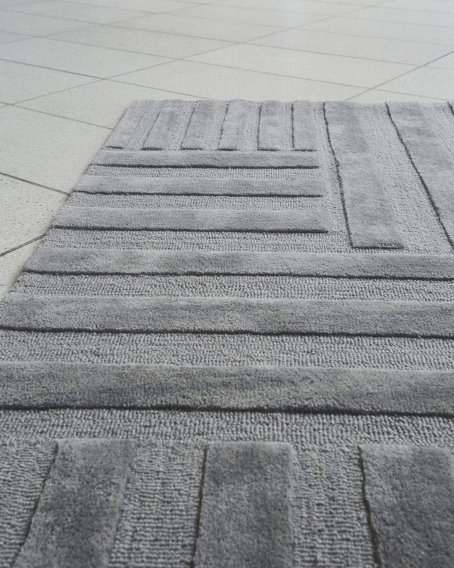 Ash Wool Rug | Popyuli