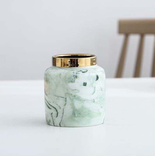 Nadi Vase