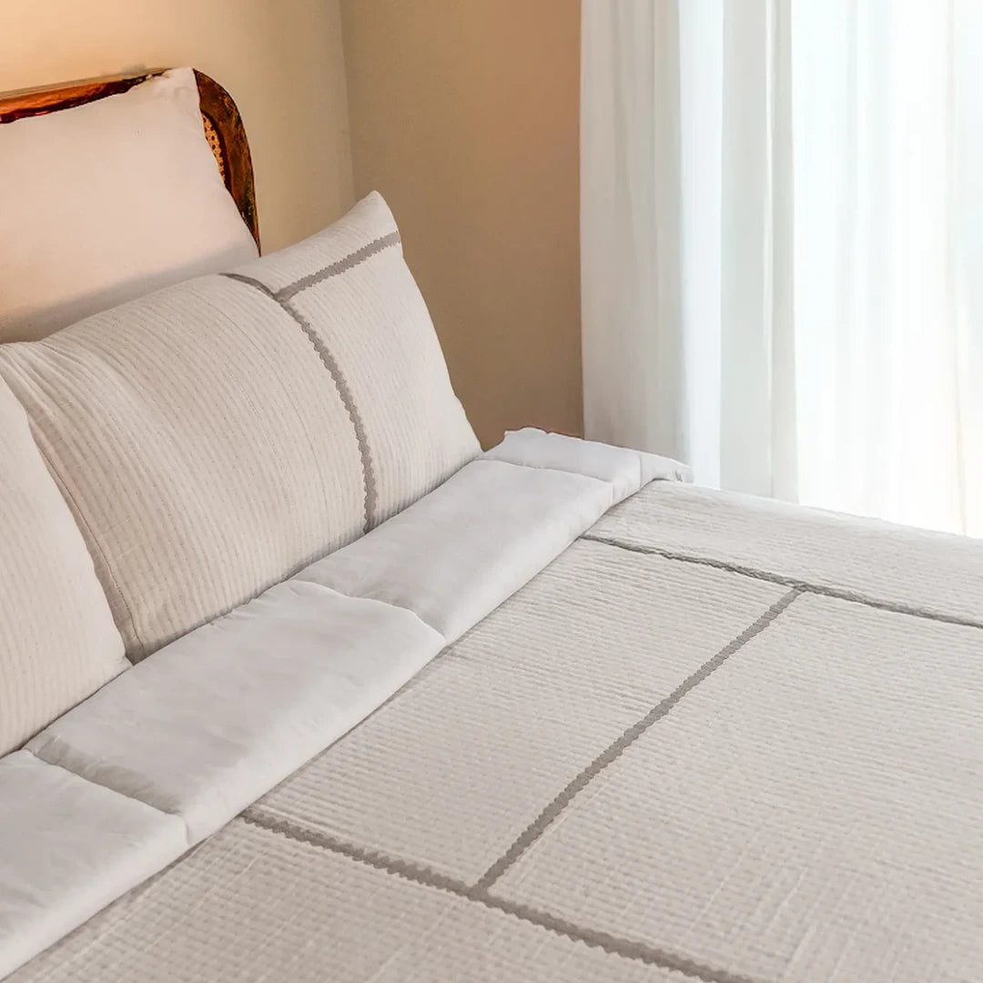 Linea Reversible Bedspread Set - Ivory