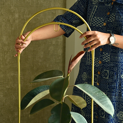 Luna Standing Planters