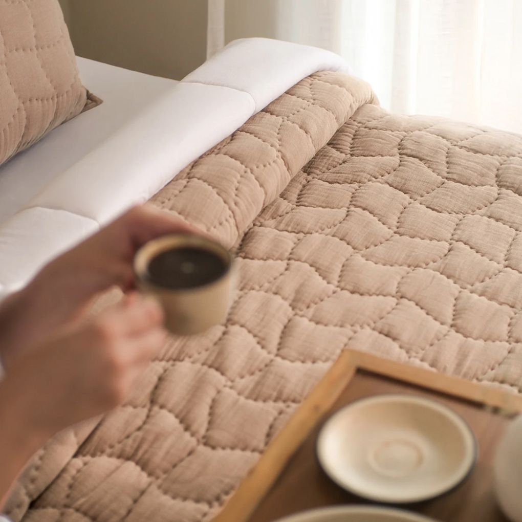 Cloud Hand-Stitched Cotton Quilt Set - Biscuit Beige (King)