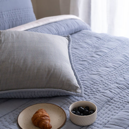 Stria - Blue Quilt