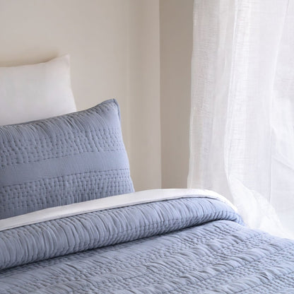 Stria - Blue Quilt
