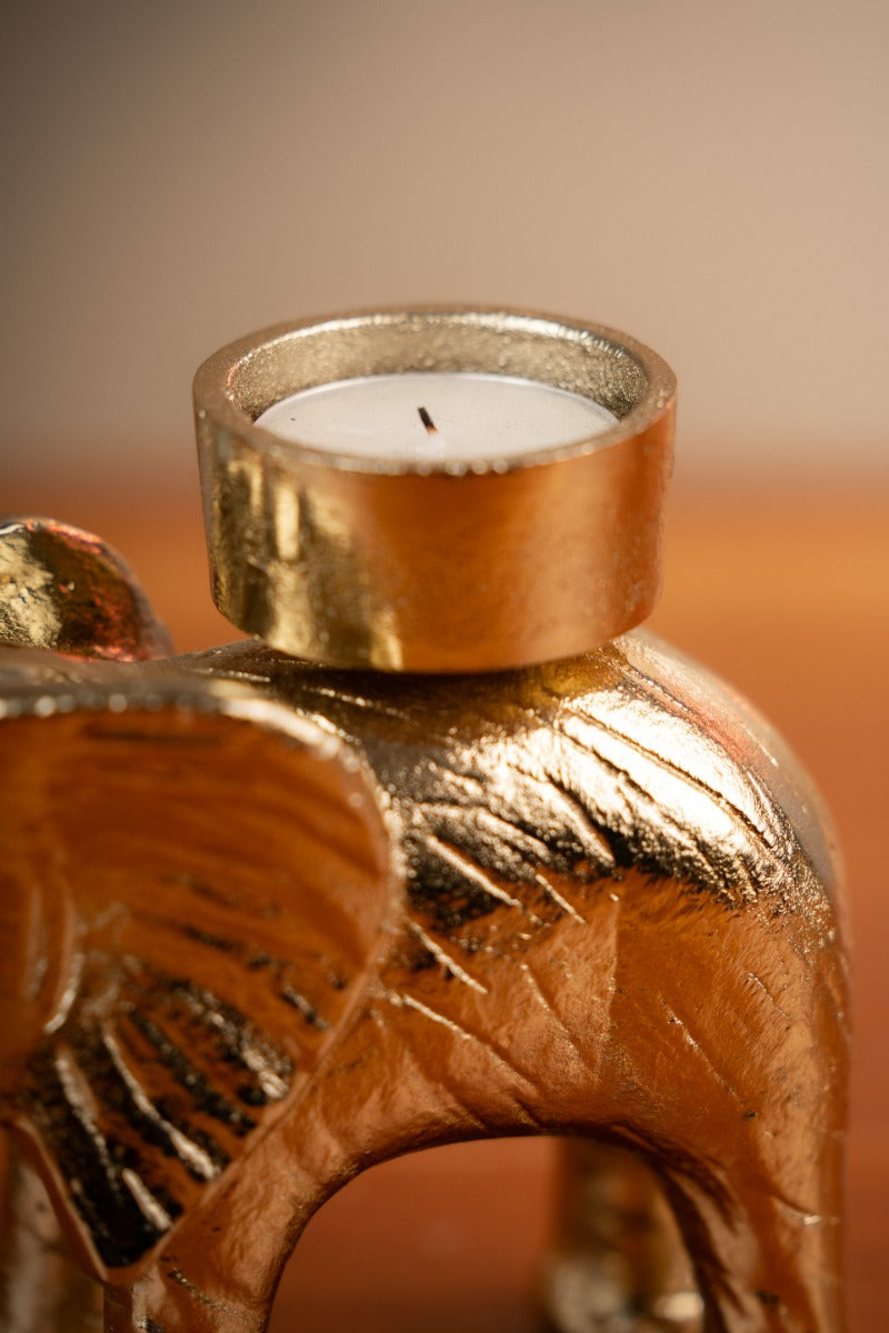 Close-up of the tealight cup on the elephant