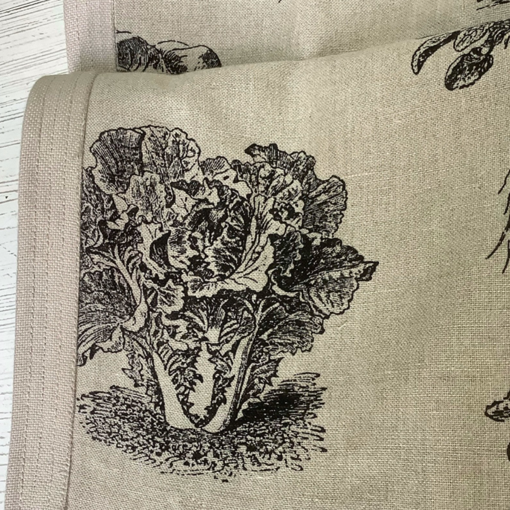 Farmland Ecru Table Runner